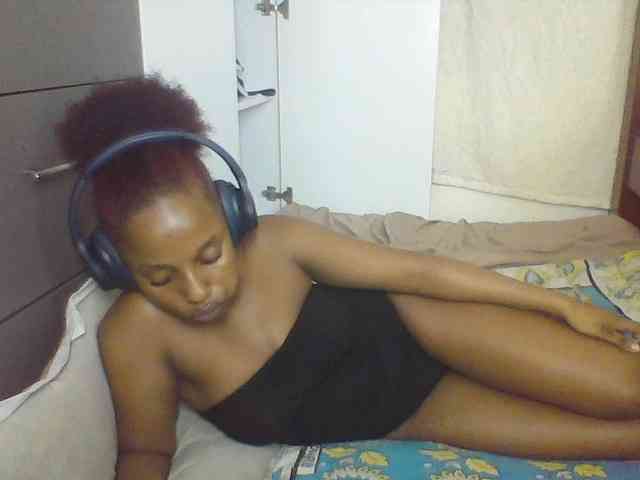 Naughtylittleprincess webcam