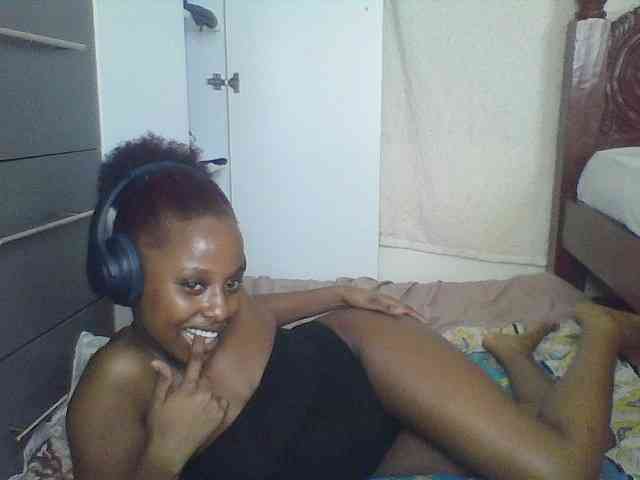 Naughtylittleprincess webcam