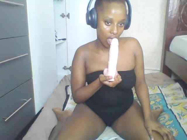 Naughtylittleprincess webcam