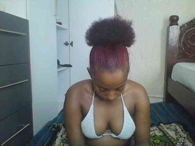Naughtylittleprincess webcam