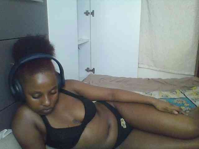 Naughtylittleprincess webcam