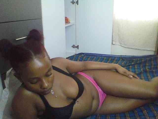 Naughtylittleprincess webcam