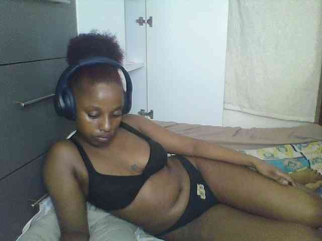 Naughtylittleprincess webcam