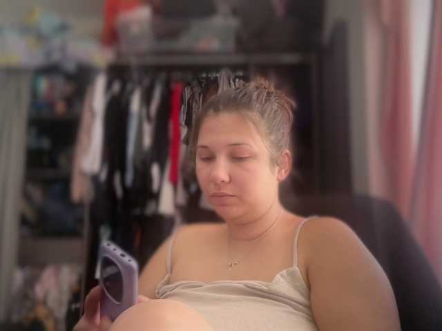 Minettesexy24's BongaCams show and profile