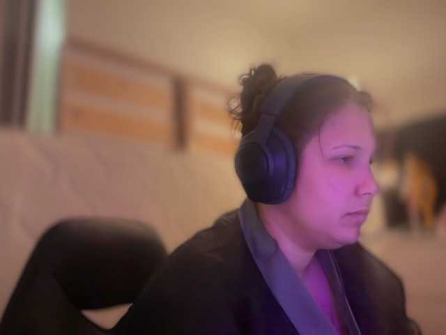 Minettesexy24's BongaCams show and profile