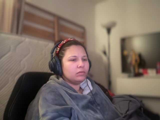 Minettesexy24's BongaCams show and profile