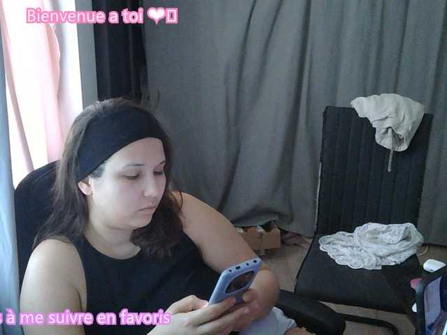 Minettesexy24's BongaCams show and profile