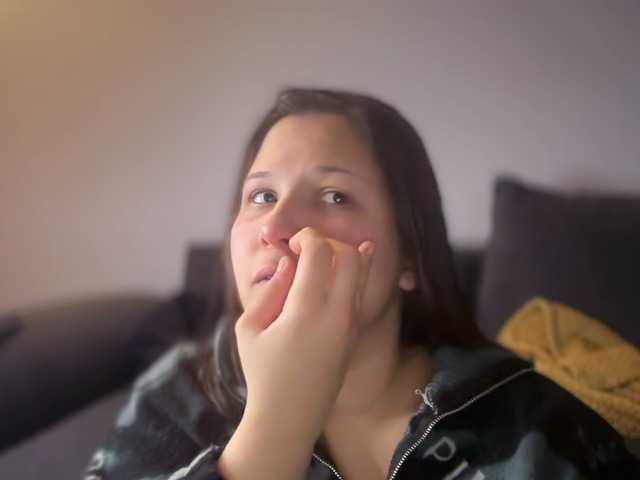 Minettesexy24's BongaCams show and profile