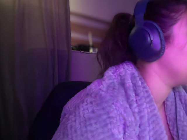 Minettesexy24's BongaCams show and profile