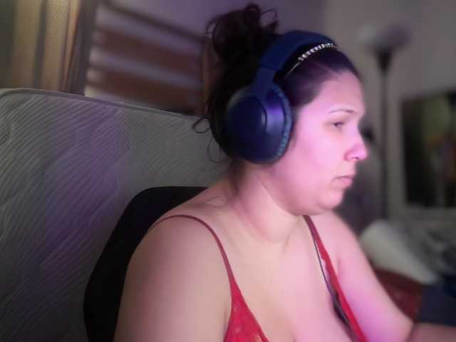 Minettesexy24's BongaCams show and profile
