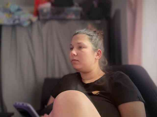 Minettesexy24 webcam