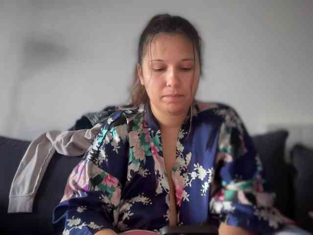Minettesexy24 webcam
