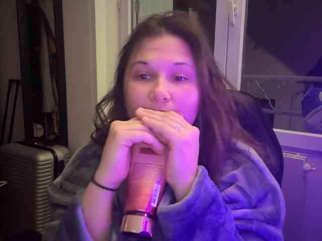 Minettesexy24 webcam