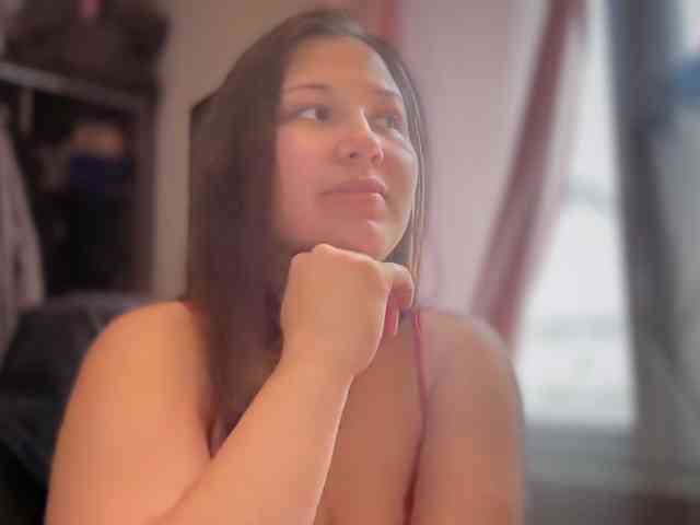 Minettesexy24 webcam