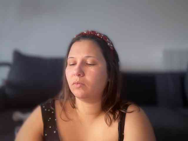 Minettesexy24 webcam