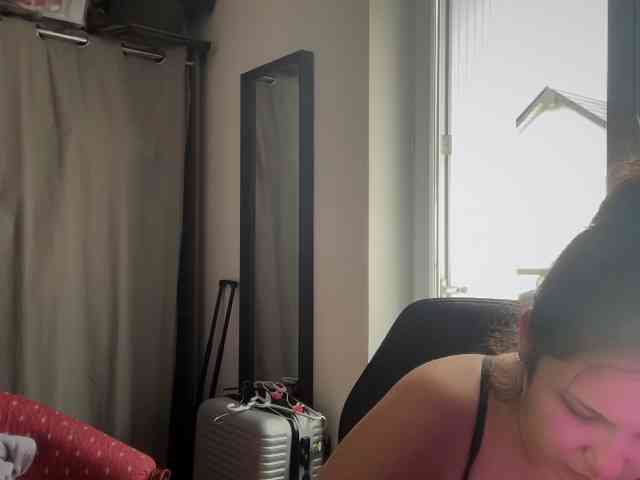 Minettesexy24 webcam