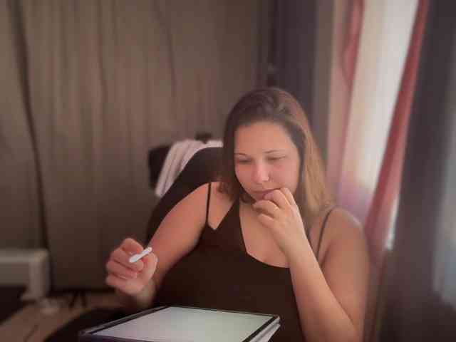 Minettesexy24 webcam