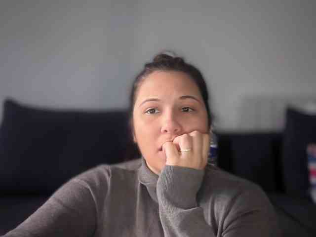 Minettesexy24 webcam