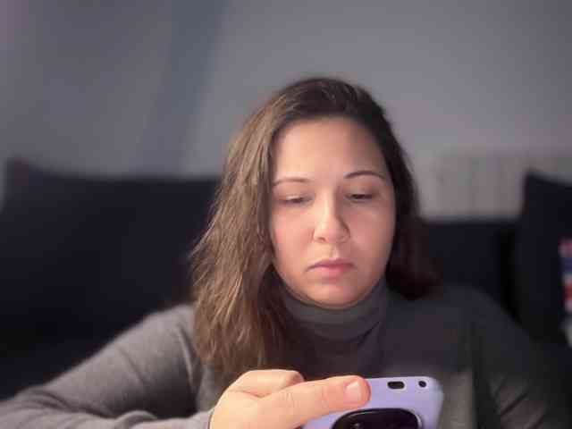 Minettesexy24 webcam