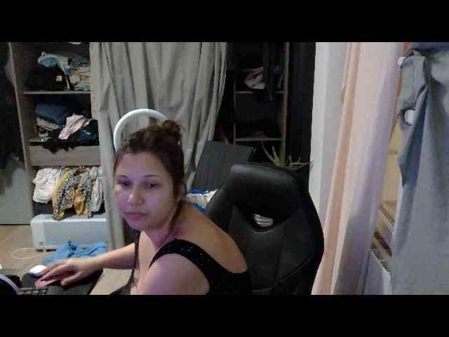 Minettesexy24 webcam