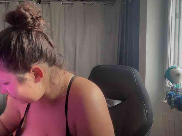 Minettesexy24 webcam