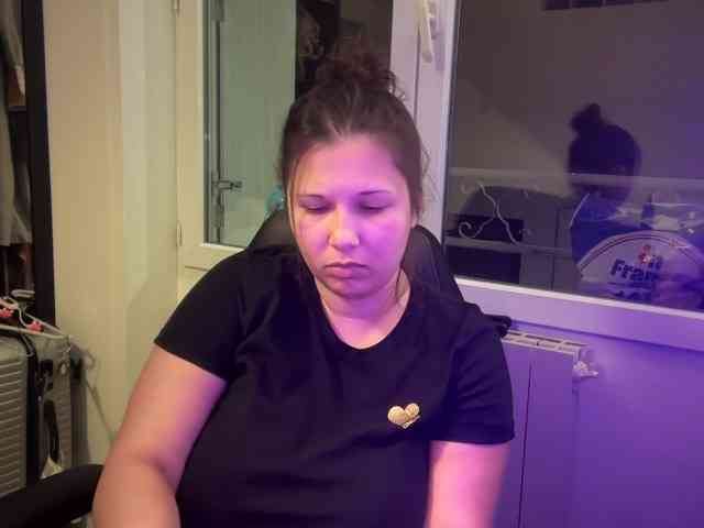 Minettesexy24 webcam