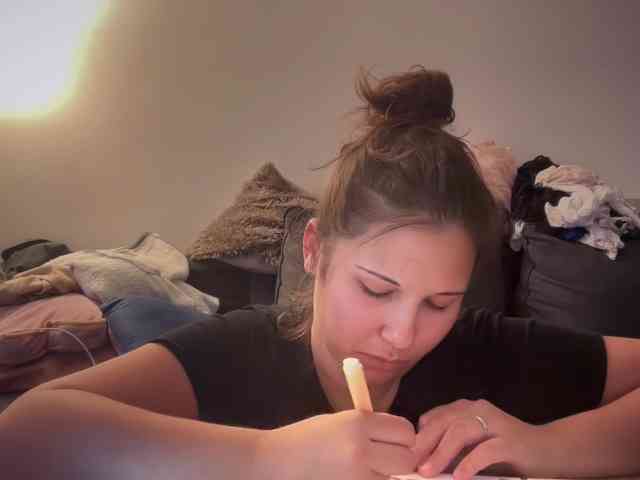 Minettesexy24 webcam