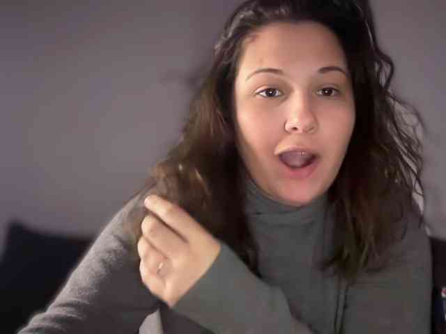 Minettesexy24 webcam