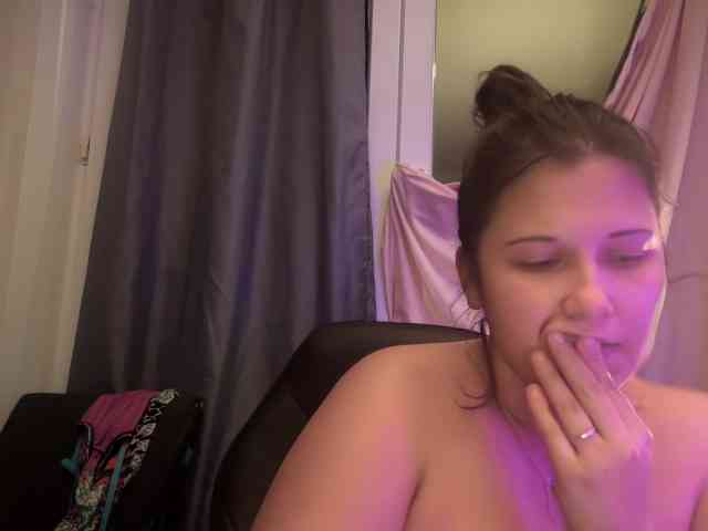 Minettesexy24 webcam