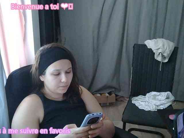 Minettesexy24 webcam