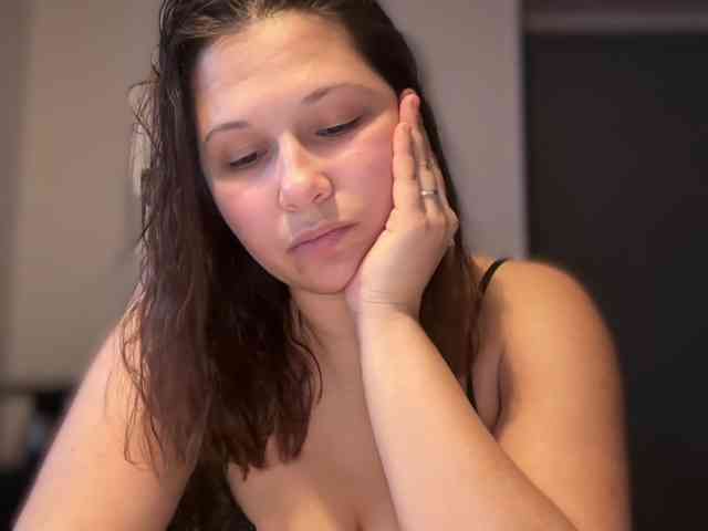 Minettesexy24 webcam