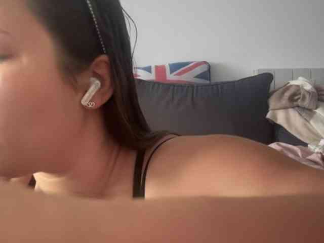 Minettesexy24 webcam
