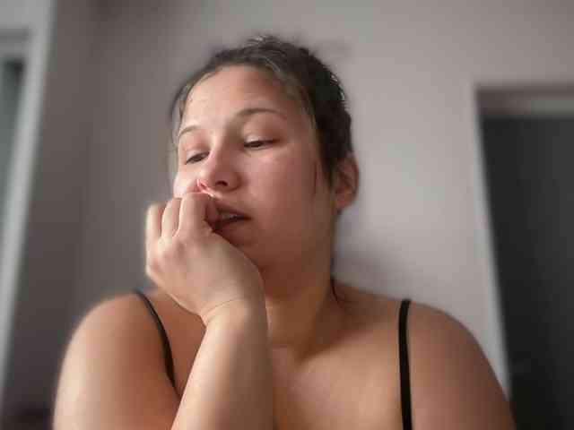 Minettesexy24 webcam