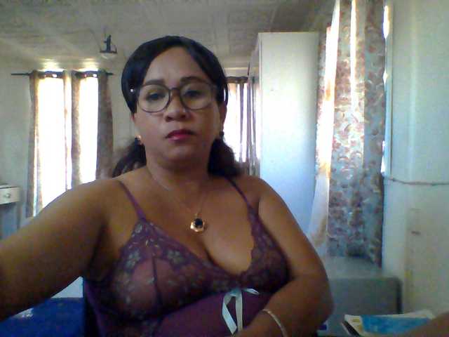 Haidine webcam bongacams model stream image