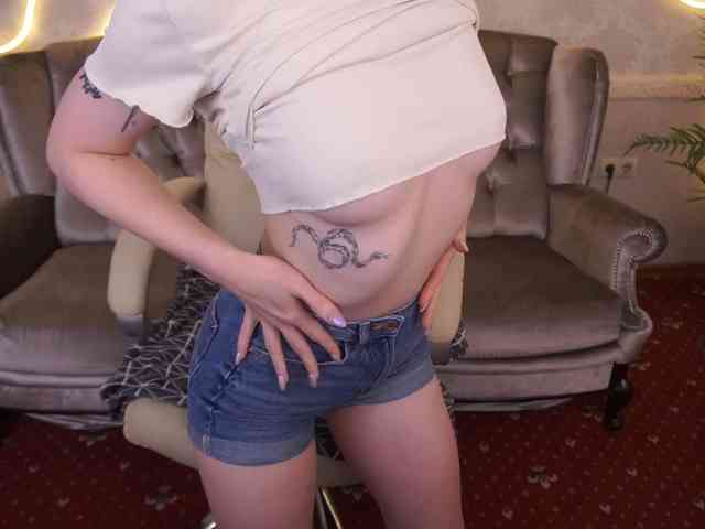 KiraFoxik Live Webcam on BongaCams KiraFoxik Live Webcam on BongaCams