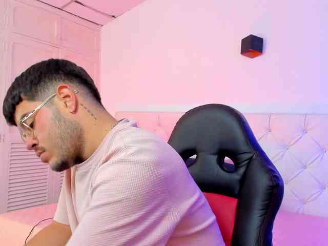 KevinCox Live Webcam on BongaCams