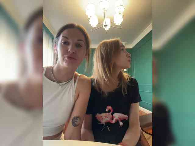 Lilllllil31 webcam