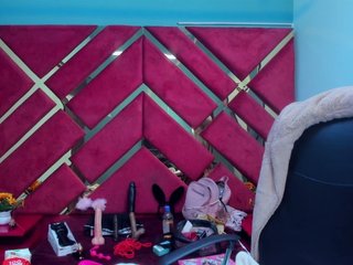 KattaleyaLuck Porn Show