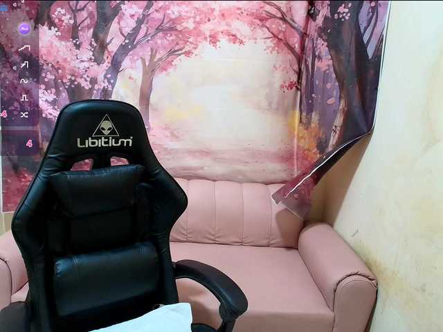 ambersexy18's BongaCams show and profile