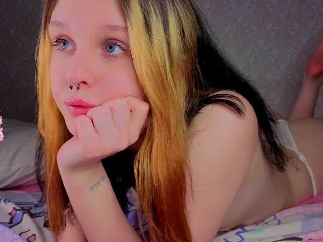 Hi-Kitti's BongaCams show and profile