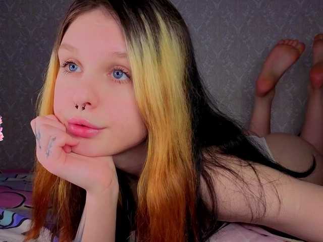 Hi-Kitti's BongaCams show and profile