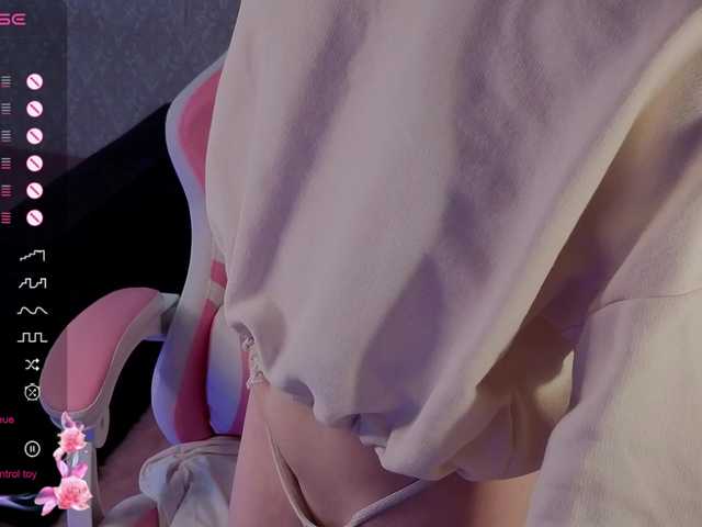 Hi-Kitti's BongaCams show and profile