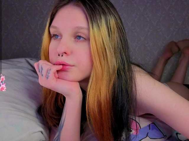 Hi-Kitti's BongaCams show and profile