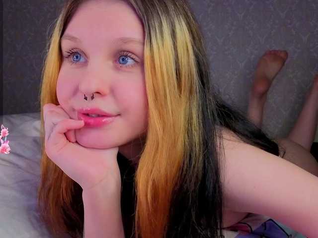 Hi-Kitti's BongaCams show and profile
