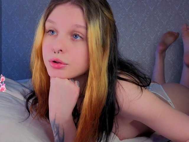 Hi-Kitti's BongaCams show and profile