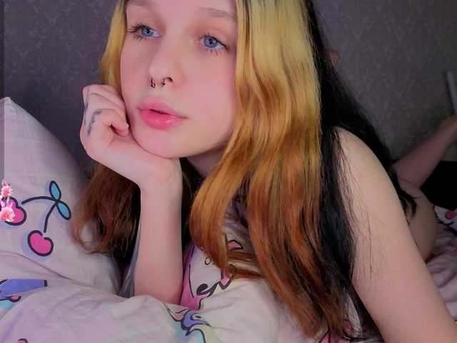 Hi-Kitti's BongaCams show and profile