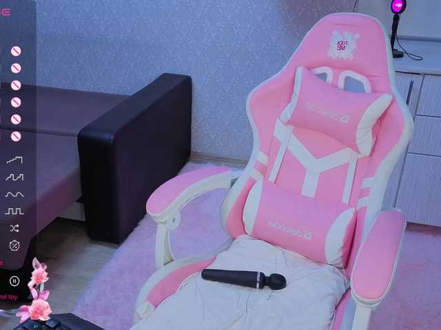 Hi-Kitti's BongaCams show and profile