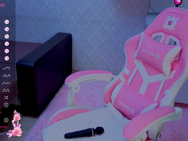 Hi-Kitti's BongaCams show and profile