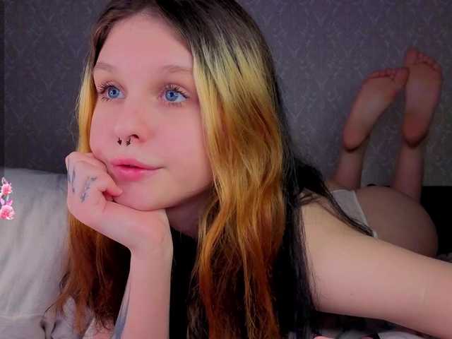 Hi-Kitti's BongaCams show and profile