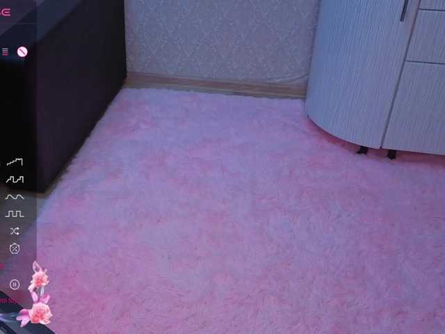 Hi-Kitti's BongaCams show and profile